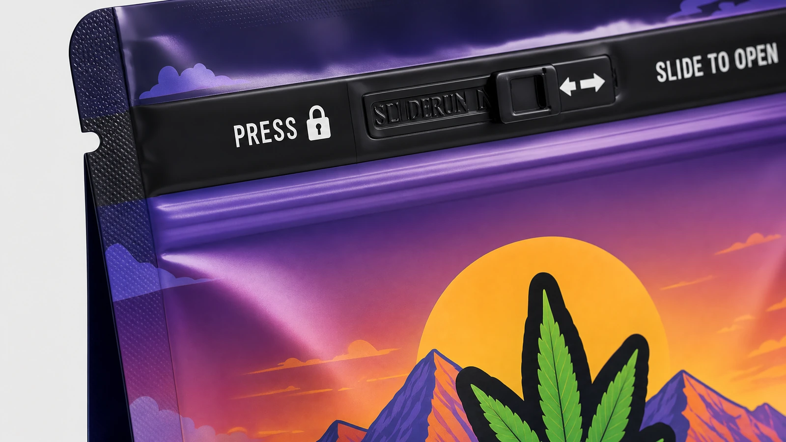 袋口封口细节示意 黑色滑扣式封口的特写,以及紫色袋上的印刷开启说明