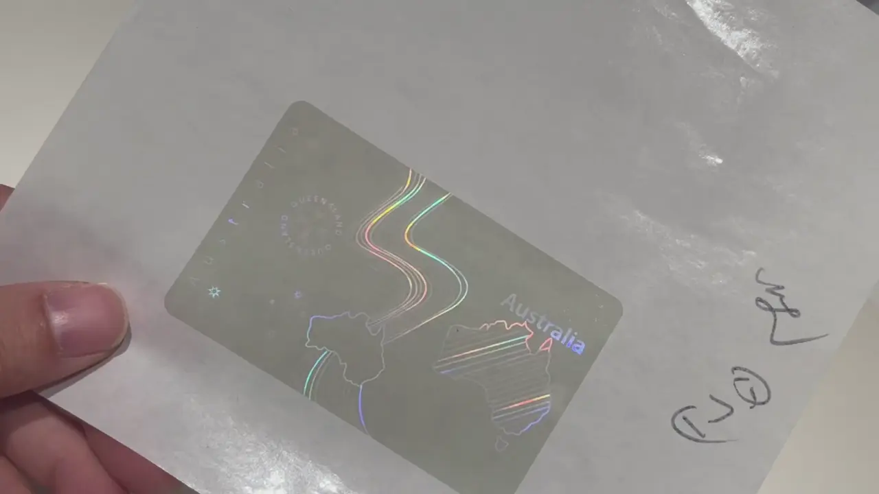 客製化 ID 全息覆膜貼 | 證件與安全檔案透明防偽膜：影片指南